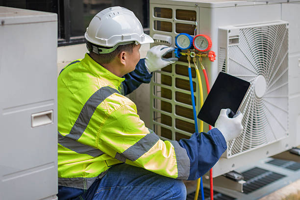 Professional Hvac technician working in Mount Vernon, VA